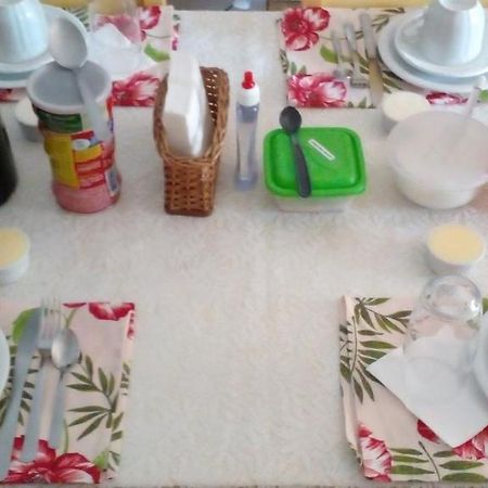 مبيت وإفطار باراتي Dani'S House - Hospedagem Familiar المظهر الخارجي الصورة